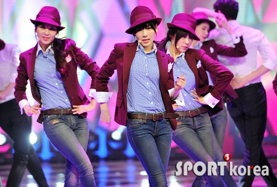 소녀시대, `미스터들 미치게 만드는 공연~`