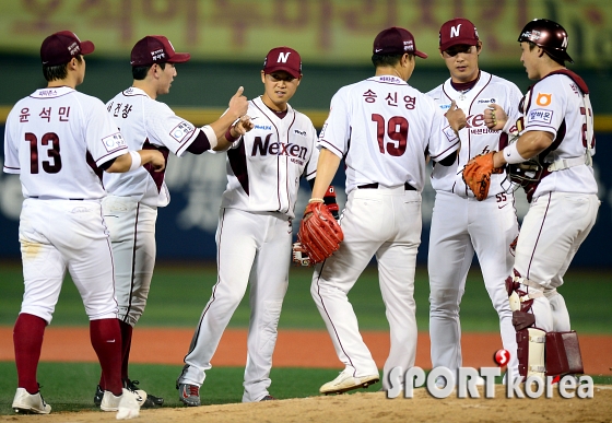 넥센 `16안타를 터뜨리며 한화에 18-3으로 대승~`