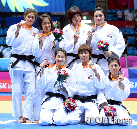 유도 여자대표팀, `은메달 땄어요`