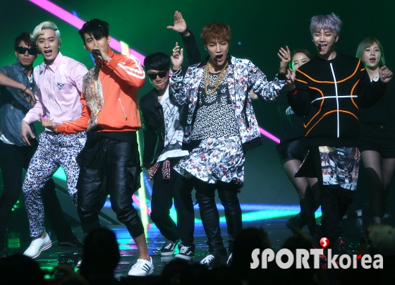 2PM `무대 위 막춤!`