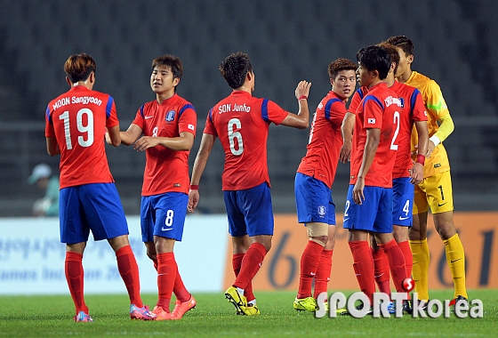 한국, 홍콩 3-0 꺾고 AG 우승을 위해 한 발짝 더!