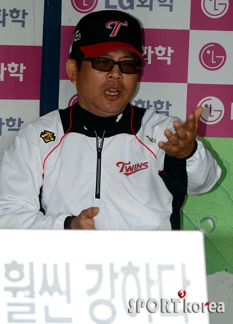 양상문 감독 `LG가 훨씬 강하다~`