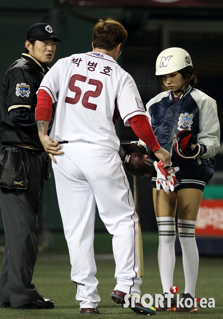 첫타석 삼진 박병호 `무슨 구종였을까`