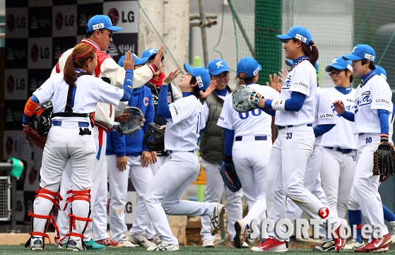 한국 여자야구 `지더라도 끝까지 최선을`