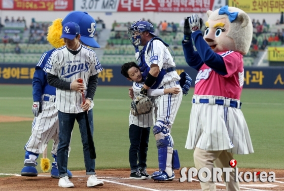 4월 28일 대구 시구..