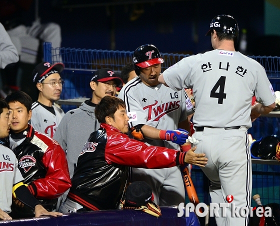 한나한, `국내 데뷔 첫 득점이에요!`