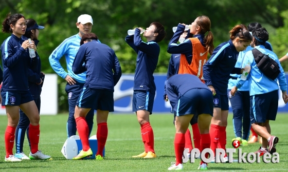 목이나 축이고 훈련하자~