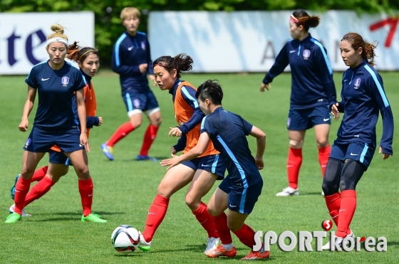 여자축구대표팀 `실전을 방불케하는 훈련`