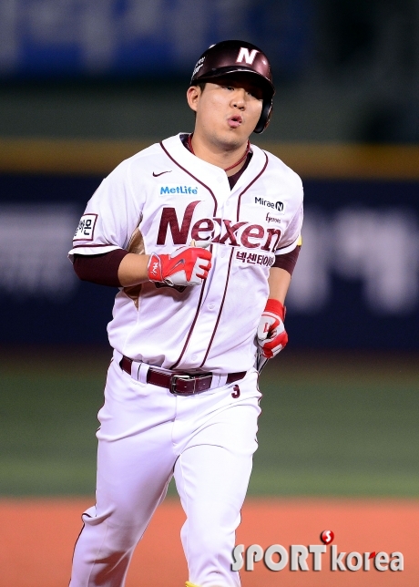 김민성, 시즌 2호 쐐기 투런 홈런