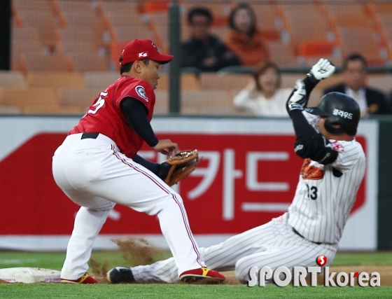 이범호 `3루엔 어림도 없지!`