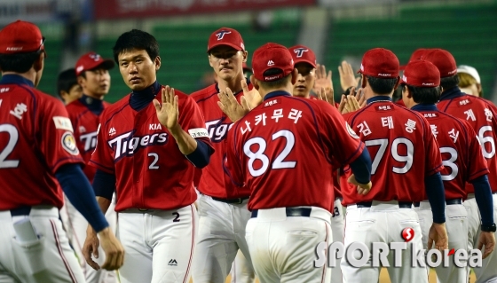 KIA `두산에 6-0 완승`