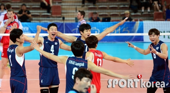 대한민국 `체코에 3-1로 승리하며 첫 승!`