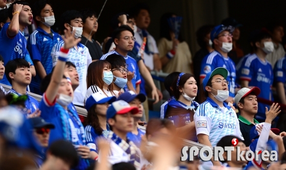 메르스공포 `수원축구장도 마스크!`