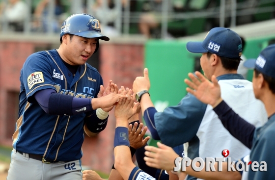 김태군 `결승타도 날리고 득점도 성공하고`