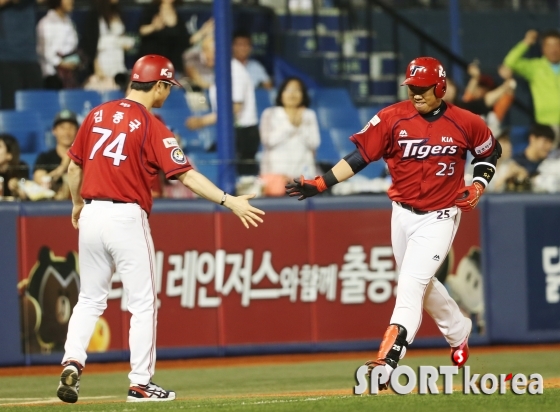 이범호 `오늘은 내가 해결사!`