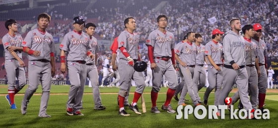 SK, 두산에 1-10 패하며 3연패