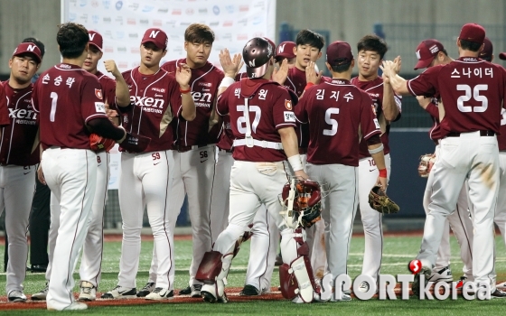 넥센 `삼성 누르고 2연패 탈출`