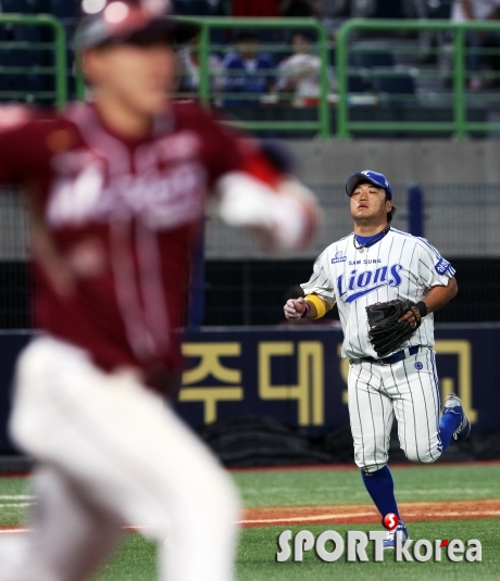 박석민 `실책으로 역전 허용`