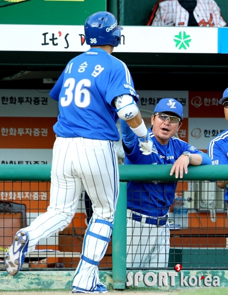 류중일 감독 `역시 이승엽이야!`