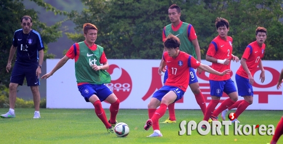 훈련하는 축구대표팀