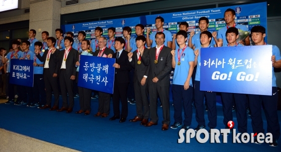 동아시안컵 우승 축구대표팀 `K리그에서 만나요~`