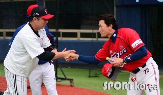 김민호 코치 `차 코치님 오랜만입니다`