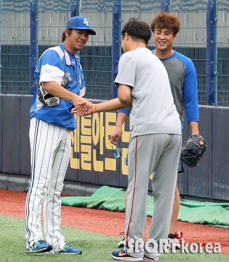 임창용 `이정호 코치 정말 오랜만이야`