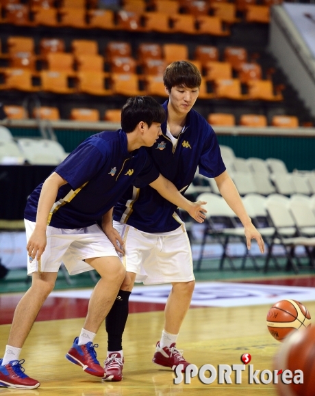 김민구 `몸싸움도 거뜬 없어요`