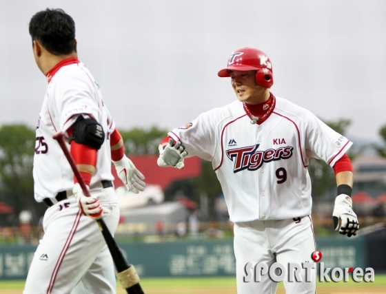 김민우, 선취타점 올리고 득점도 추가