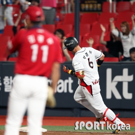 박경수, 김광수를 상대로 시즌 20호 홈런 달성