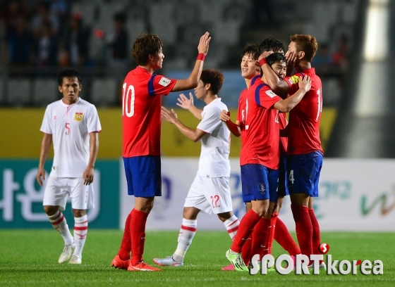 `홈에서 대승을 거둔 대한민국 대표팀`