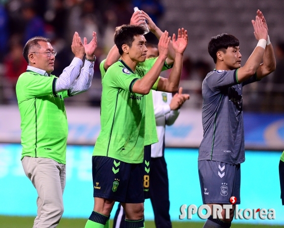 축구장 찾은 정의선 전북현대 구단주 대행