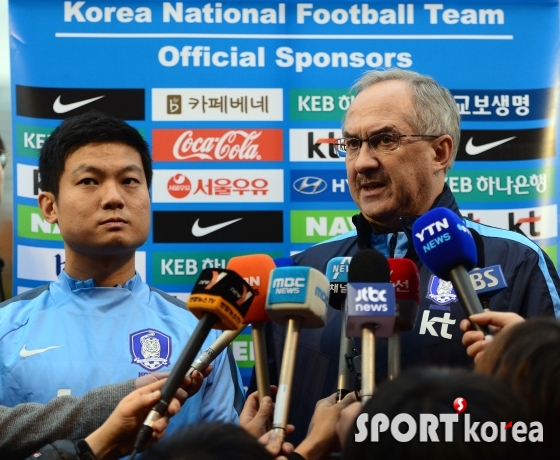 슈틸리케 감독 `축구 목적에 맞게 관리를 해줬으면 합니다`