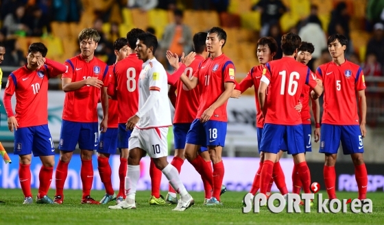 한국 `미얀마에 4-0 완승!`