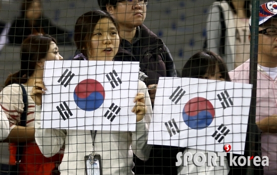 `한국 선수들 우승을 부탁해요`