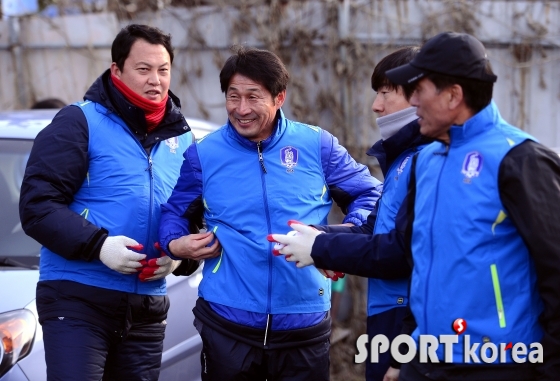 이운재 코치, `조덕제 감독님 클래식 승격 축하드립니다`