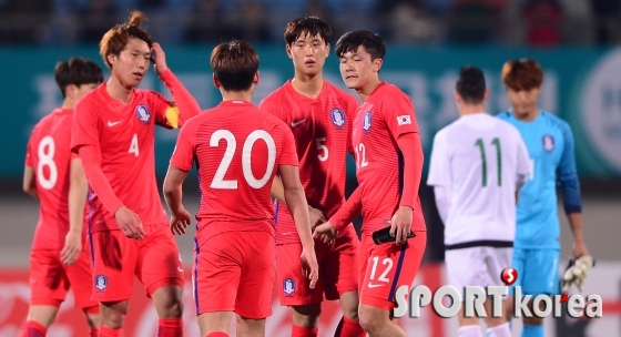 대한민국 `알제리 상대로 2-0 완승`