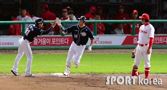 김재환, 홈런 공동 선두로 가는 9호 홈런
