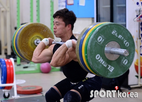 원정식 `팔근육에서 느껴지는 훈련의 강도`