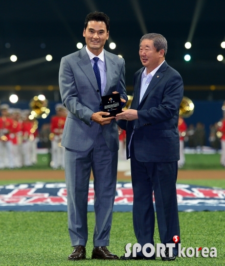 `KBO 국제홍보대사에 위촉된 코리안 특급 박찬호`