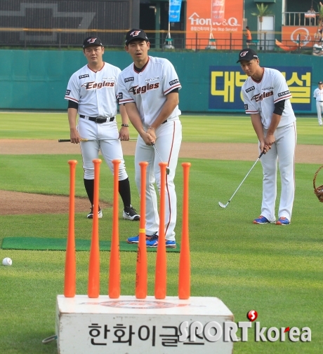 이태양 `골프 생각보다 어렵네`