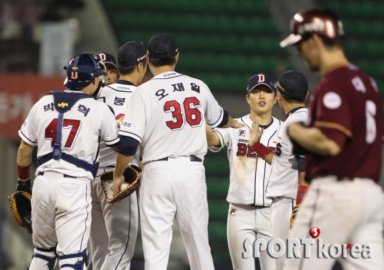 두산, 넥센 상대로 8-0 완승