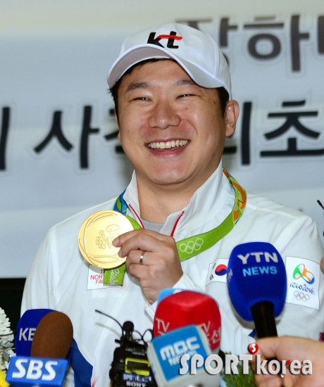 진종오 `올림픽 3연패 금메달입니다!`