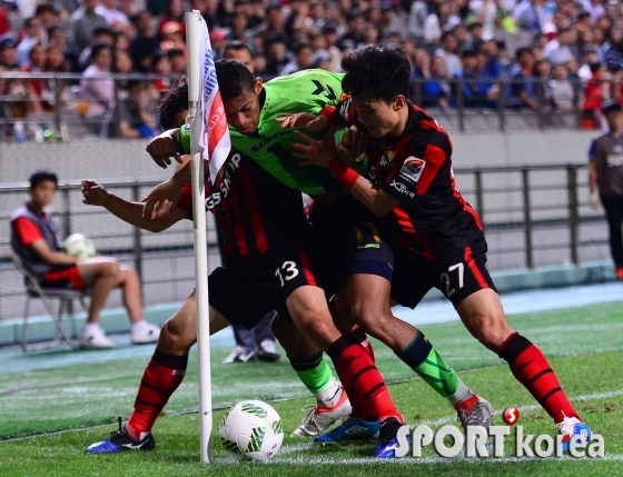 로페즈 `FC 서울 수비를 농락시키는 화려한 드리블`