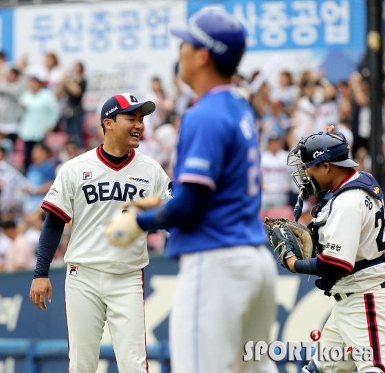 홍상삼-양의지 `멋진 승리다`