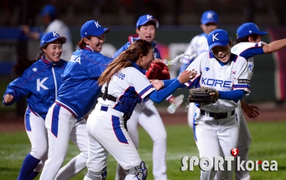 한국 여자야구, 쿠바에 4-3 역전승