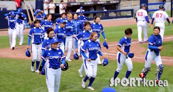 여자야구대표팀, 대만에 1-11 콜드패