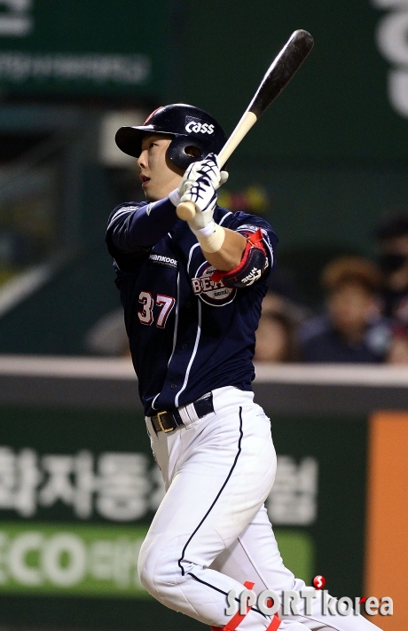 박건우, `홈런 다음은 2루타`