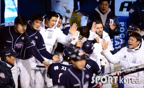 9회초 4-0으로 달아나는 두산