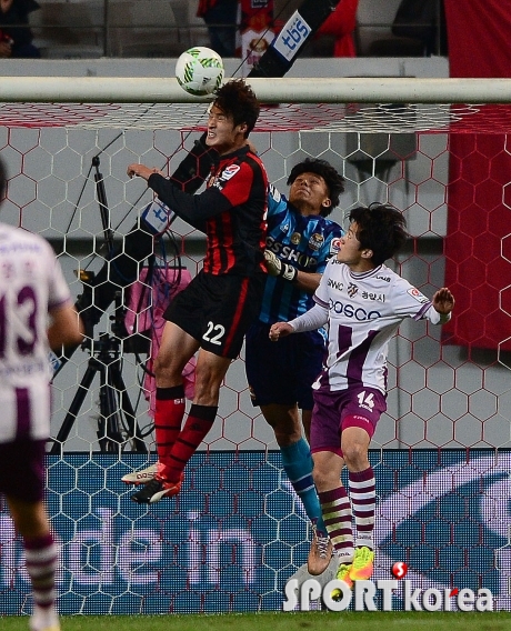 유현 `내가 FC 서울의 수호신이야`